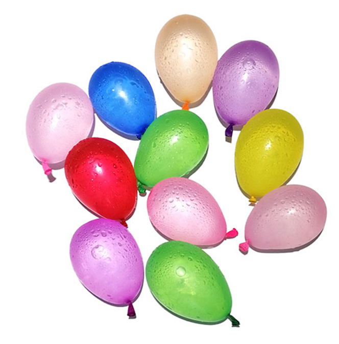 بالونات الماء: لعبة الصيف الكلاسيكية للمتعة واللعب